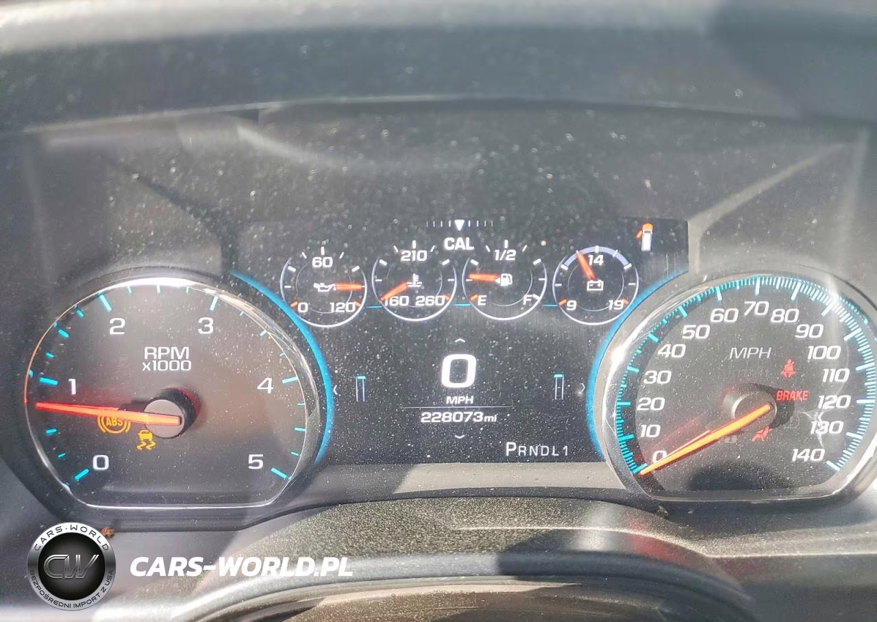 2018 GMC Sierra K2500 Denali VIN:1GT12UEY9JF207179 - 9