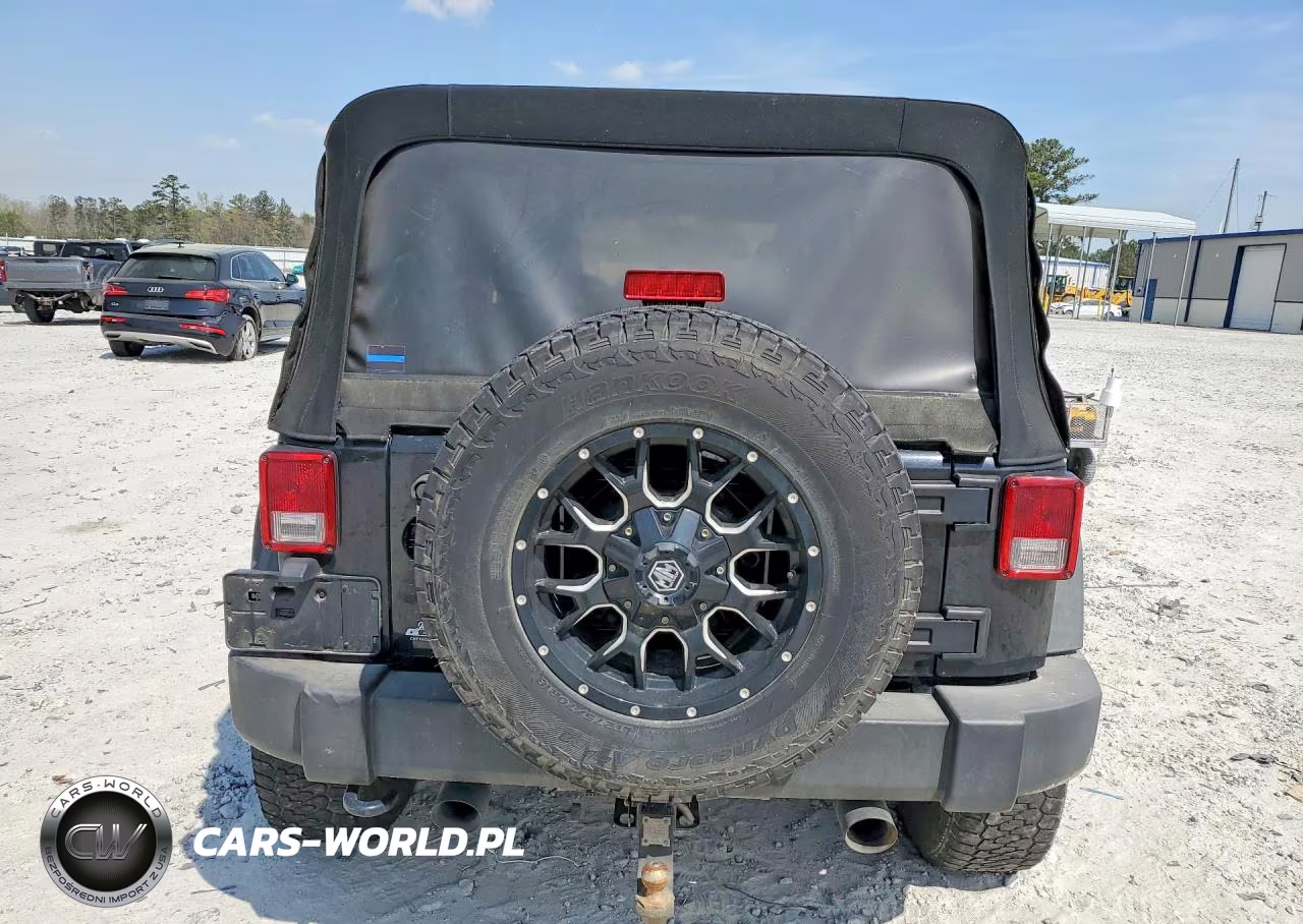 2015 Jeep Wrangler Unlimited Sport VIN:1C4BJWDG0FL732202 - 6