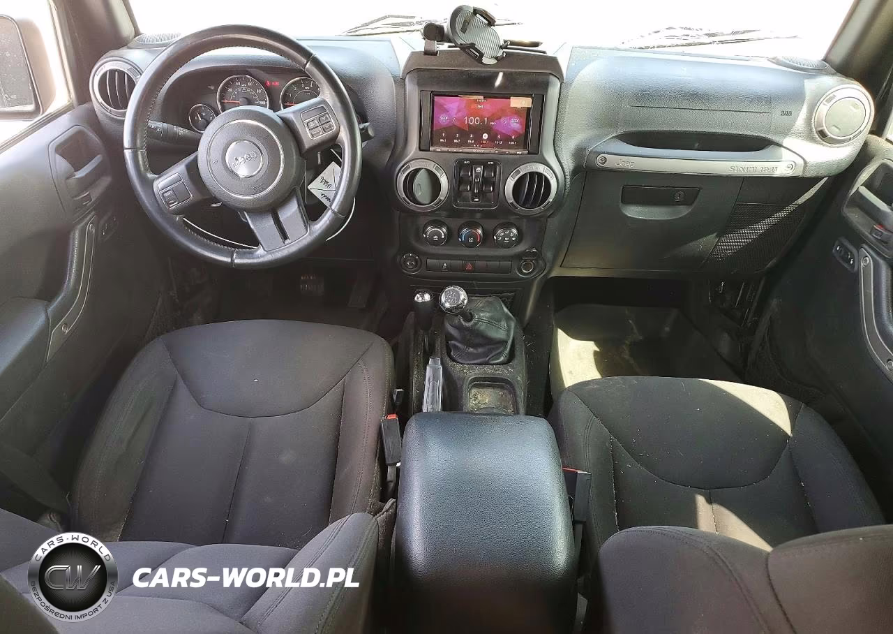 2015 Jeep Wrangler Unlimited Sport VIN:1C4BJWDG0FL732202 - 8
