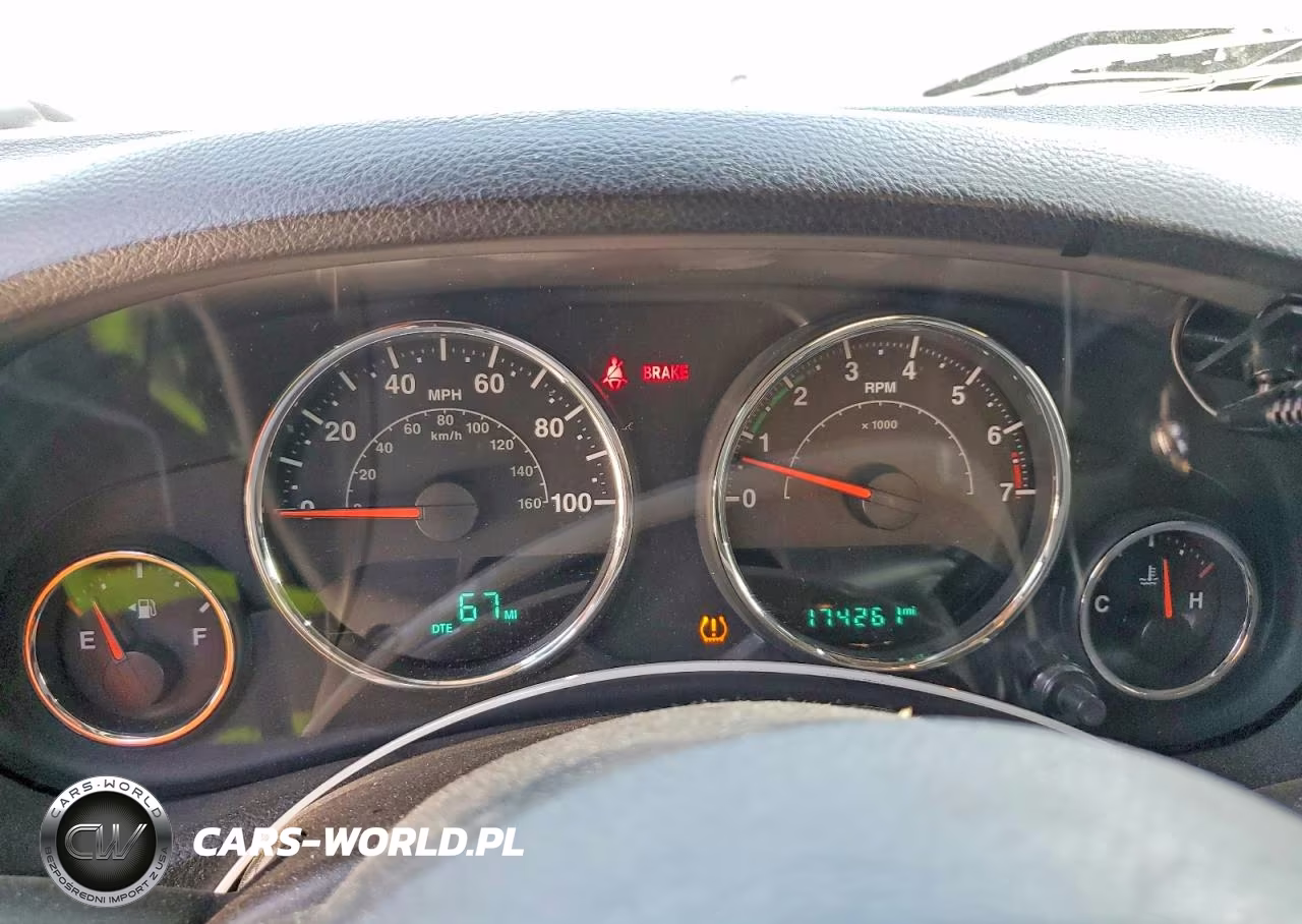 2015 Jeep Wrangler Unlimited Sport VIN:1C4BJWDG0FL732202 - 9