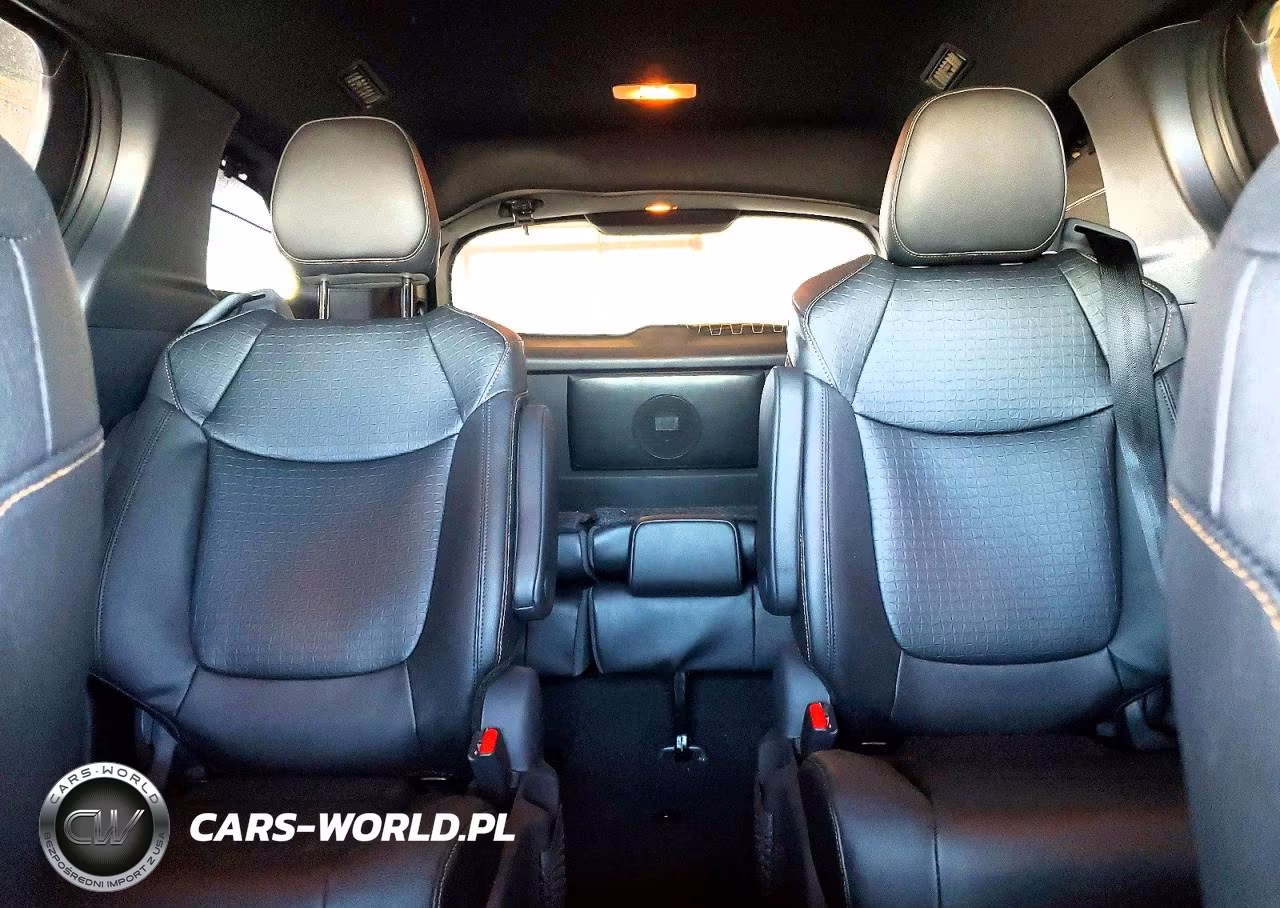 2026 Toyota Sienna Woodland Edition VIN:5TDCSKFC5TS237072 - 10
