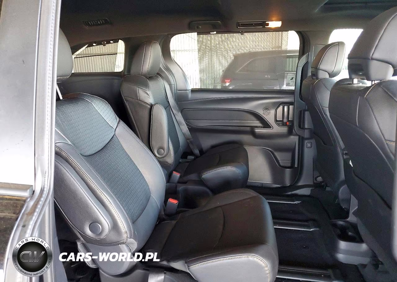 2026 Toyota Sienna Woodland Edition VIN:5TDCSKFC5TS237072 - 11