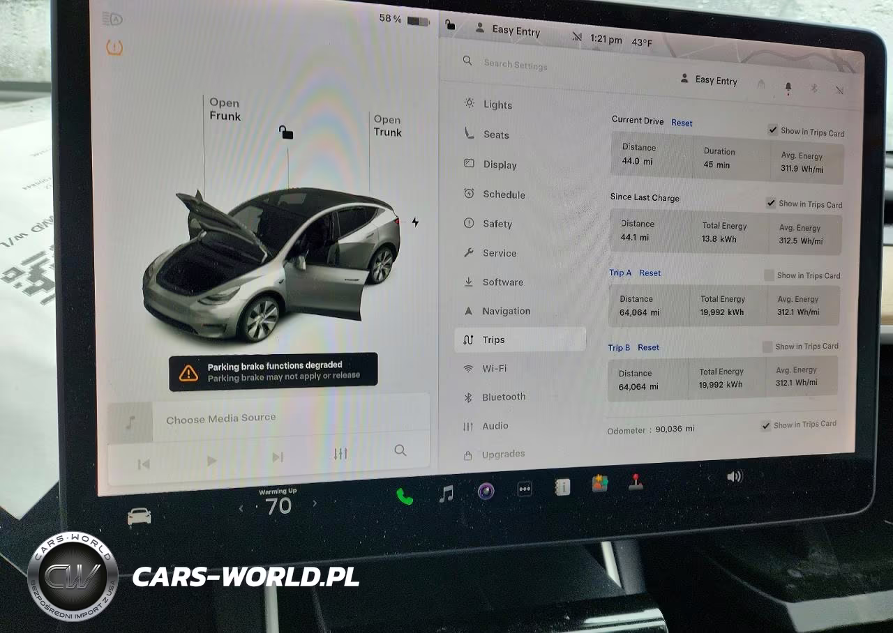 2020 Tesla Model Y VIN:5YJYGDEE3LF006844 - 9