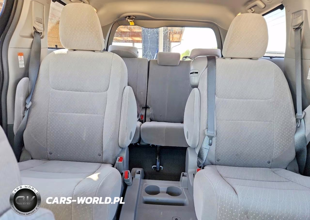 2017 Toyota Sienna Le 8-Passenger VIN:5TDKZ3DC4HS863901 - 10