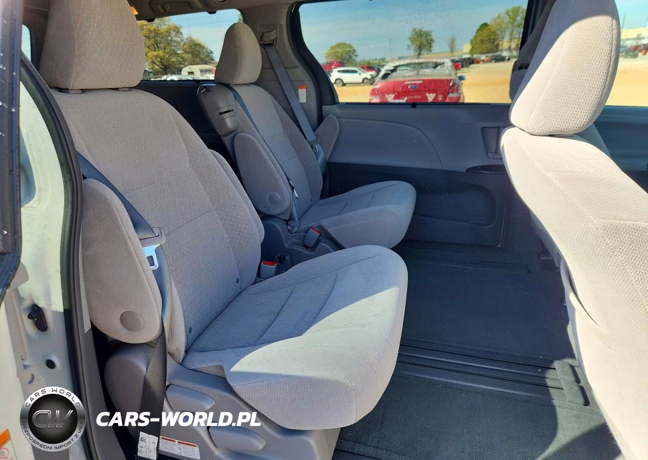 2017 Toyota Sienna Le 8-Passenger VIN:5TDKZ3DC4HS863901 - 11