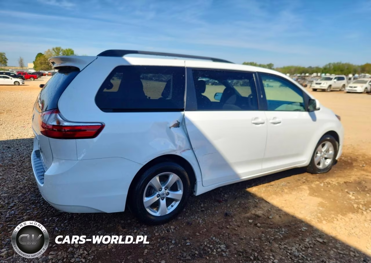 2017 Toyota Sienna Le 8-Passenger VIN:5TDKZ3DC4HS863901 - 3