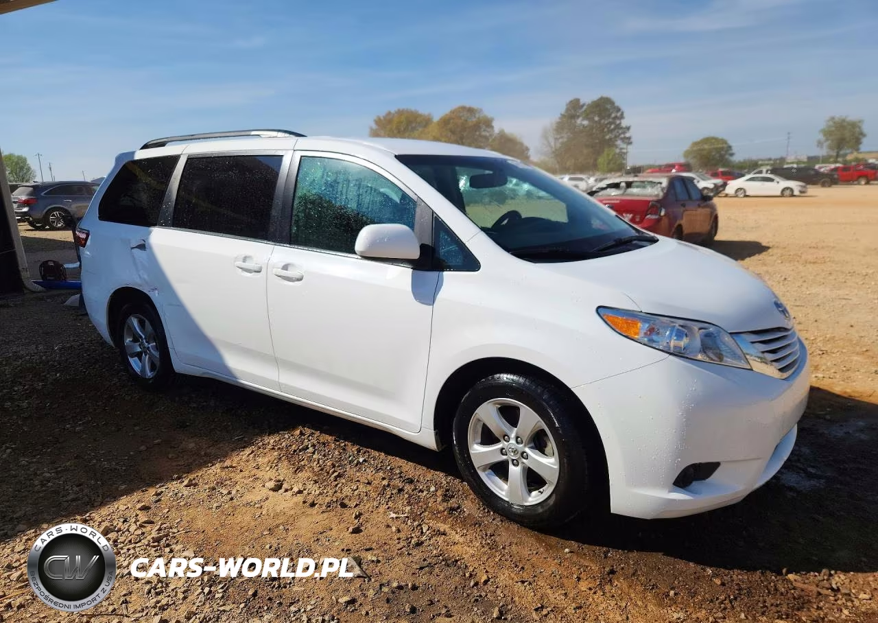 2017 Toyota Sienna Le 8-Passenger VIN:5TDKZ3DC4HS863901 - 4