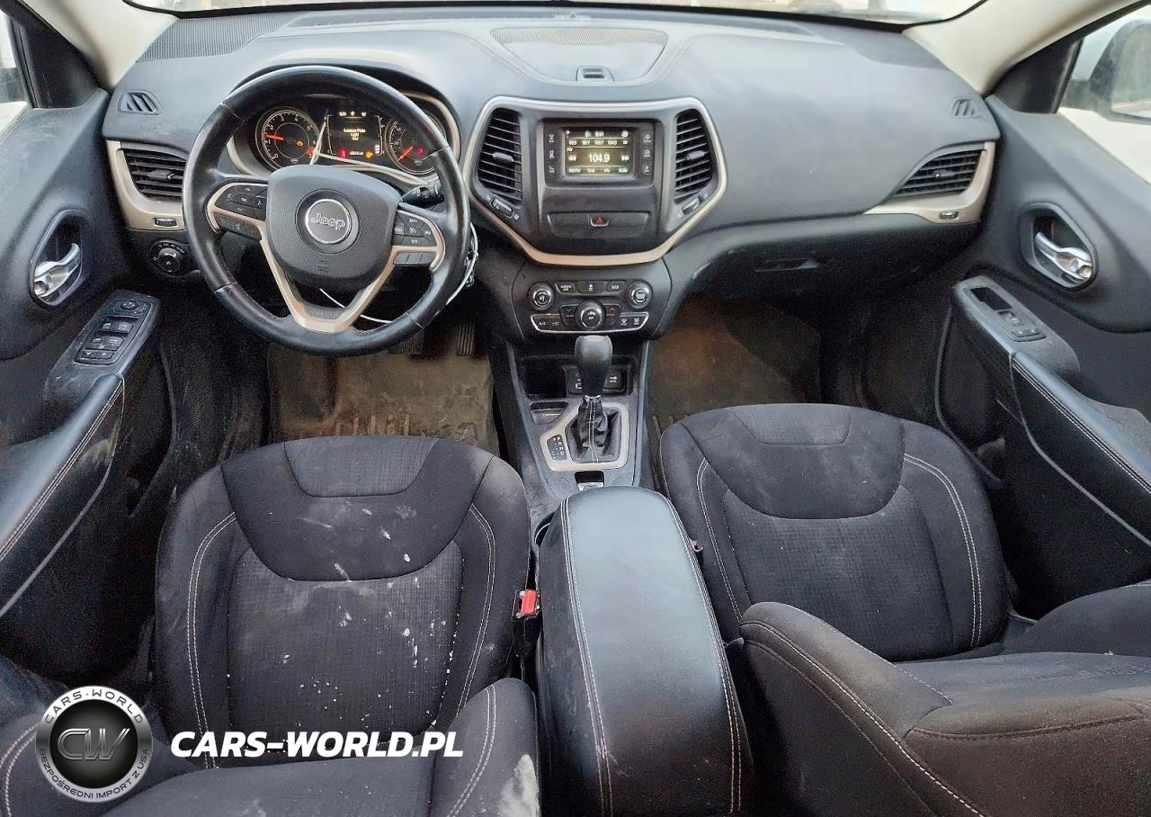 2015 Jeep Cherokee Latitude VIN:1C4PJLCBXFW694373 - 8