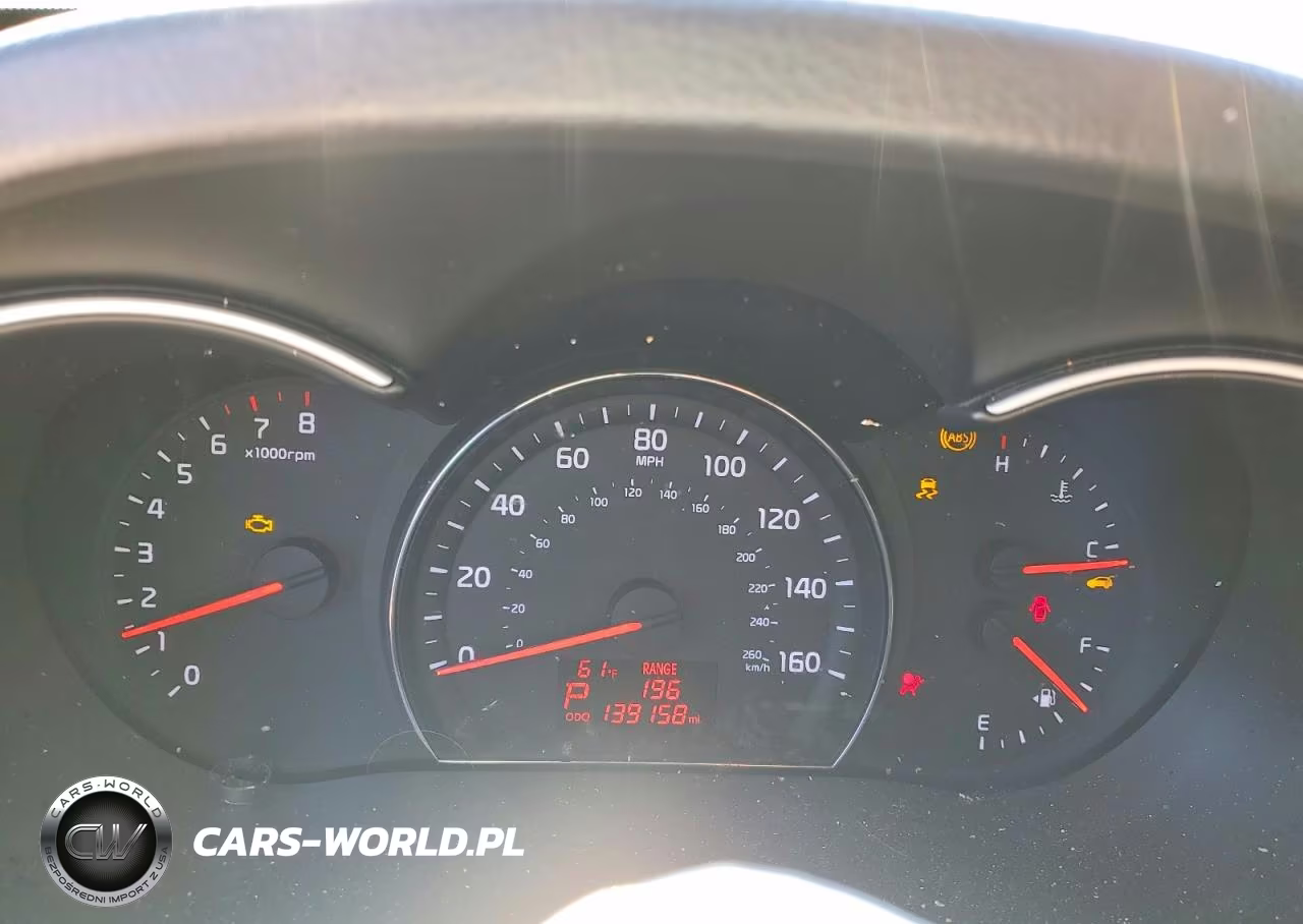 2015 Kia Sorento Lx VIN:5XYKTCA62FG650889 - 9