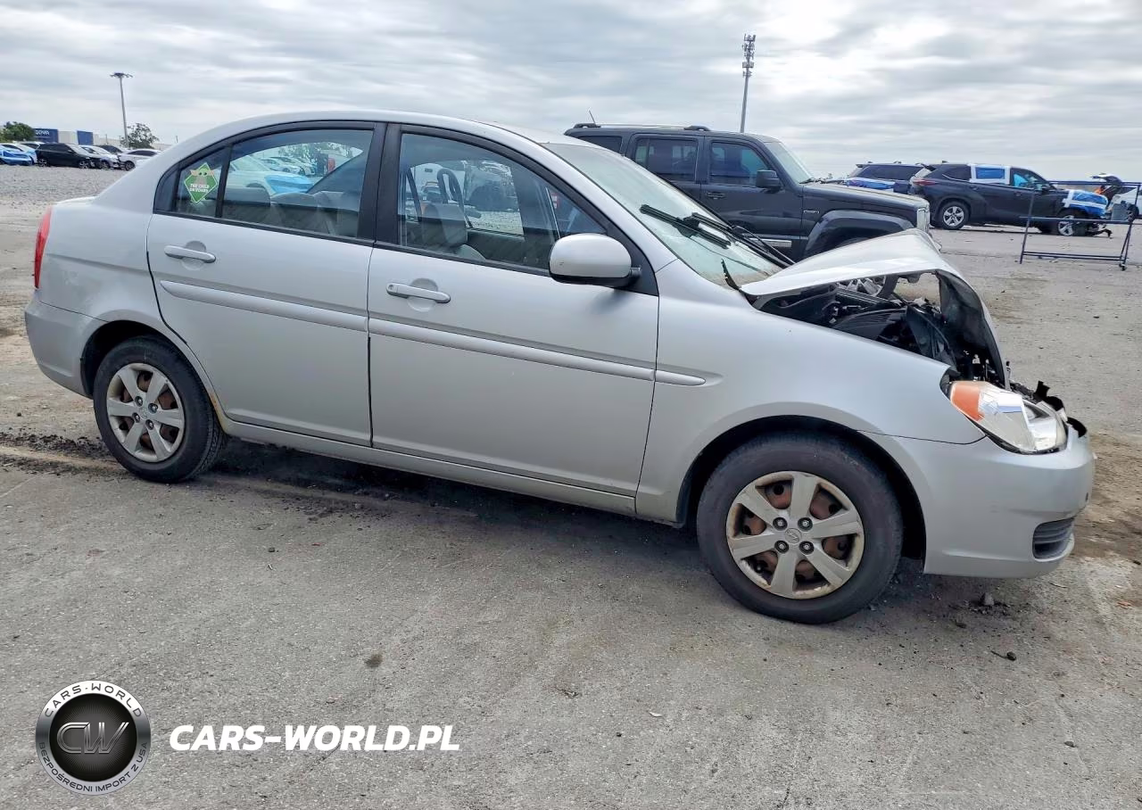 2010 Hyundai Accent Gls VIN:KMHCN4AC8AU443033 - 4
