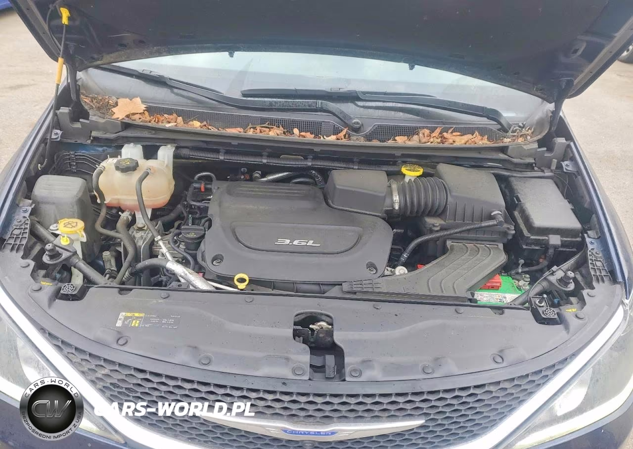 2018 Chrysler Pacifica Limited VIN:2C4RC1GG3JR334389 - 12