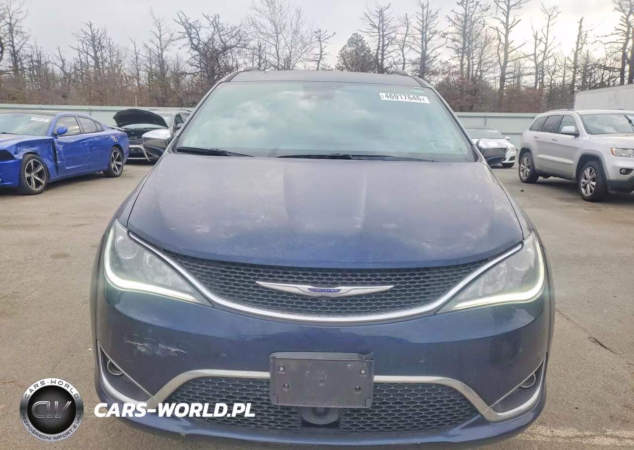 2018 Chrysler Pacifica Limited VIN:2C4RC1GG3JR334389 - 5
