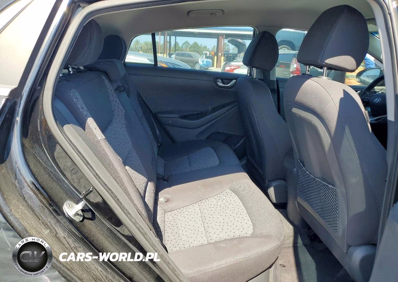 2018 Hyundai Ioniq Hybrid Sel VIN:KMHC75LC4JU081800 - 10