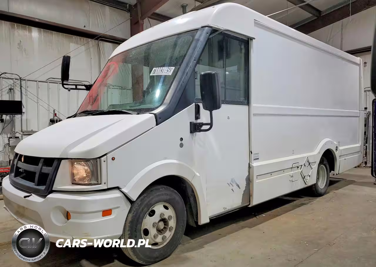 2016 Isuzu Reach Delivery Van