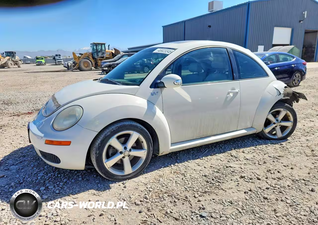 2008 Volkswagen New Beetle Triple White