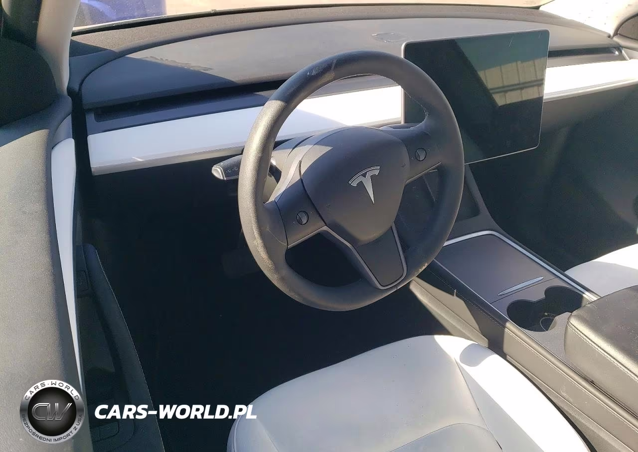 2024 Tesla Model Y VIN:7SAYGDEE0RA265428 - 8