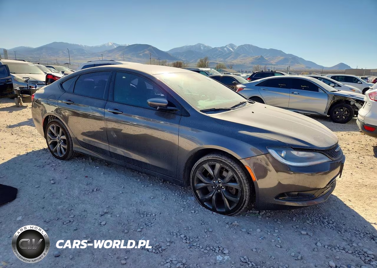 2015 Chrysler 200 S VIN:1C3CCCDG2FN557005 - 4