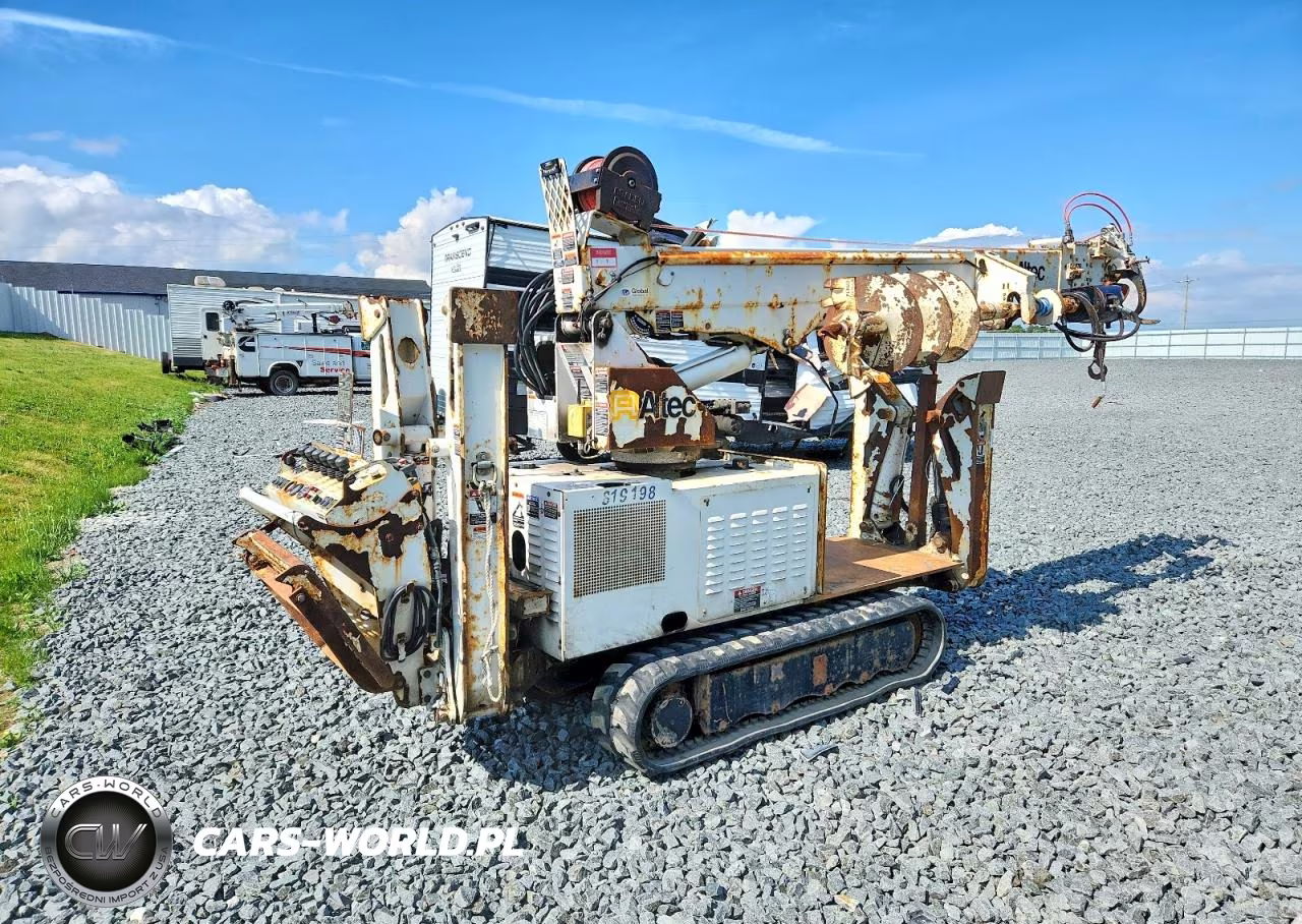 2011 Altec Db37 Mini Digger Derrick VIN:0112ET0322PARENT - 4