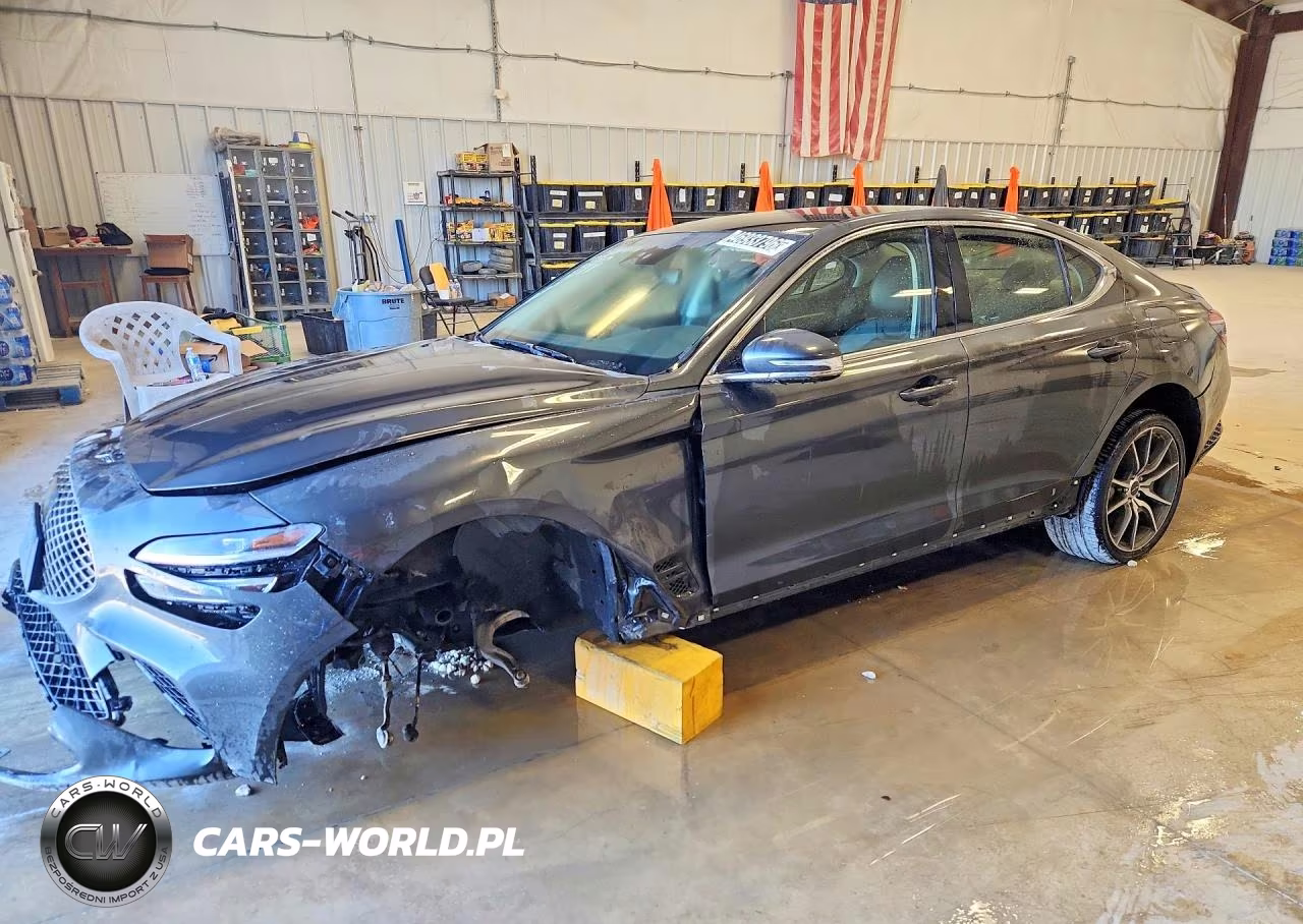 2025 Genesis G70 2.5T Standard