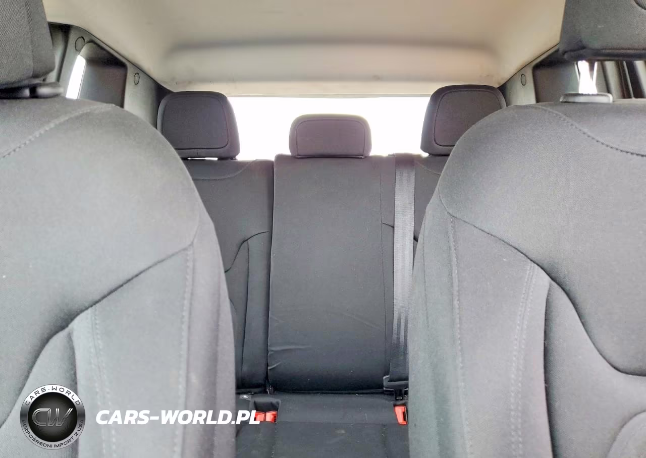 2019 Jeep Renegade Latitude VIN:ZACNJBBB6KPK47403 - 10