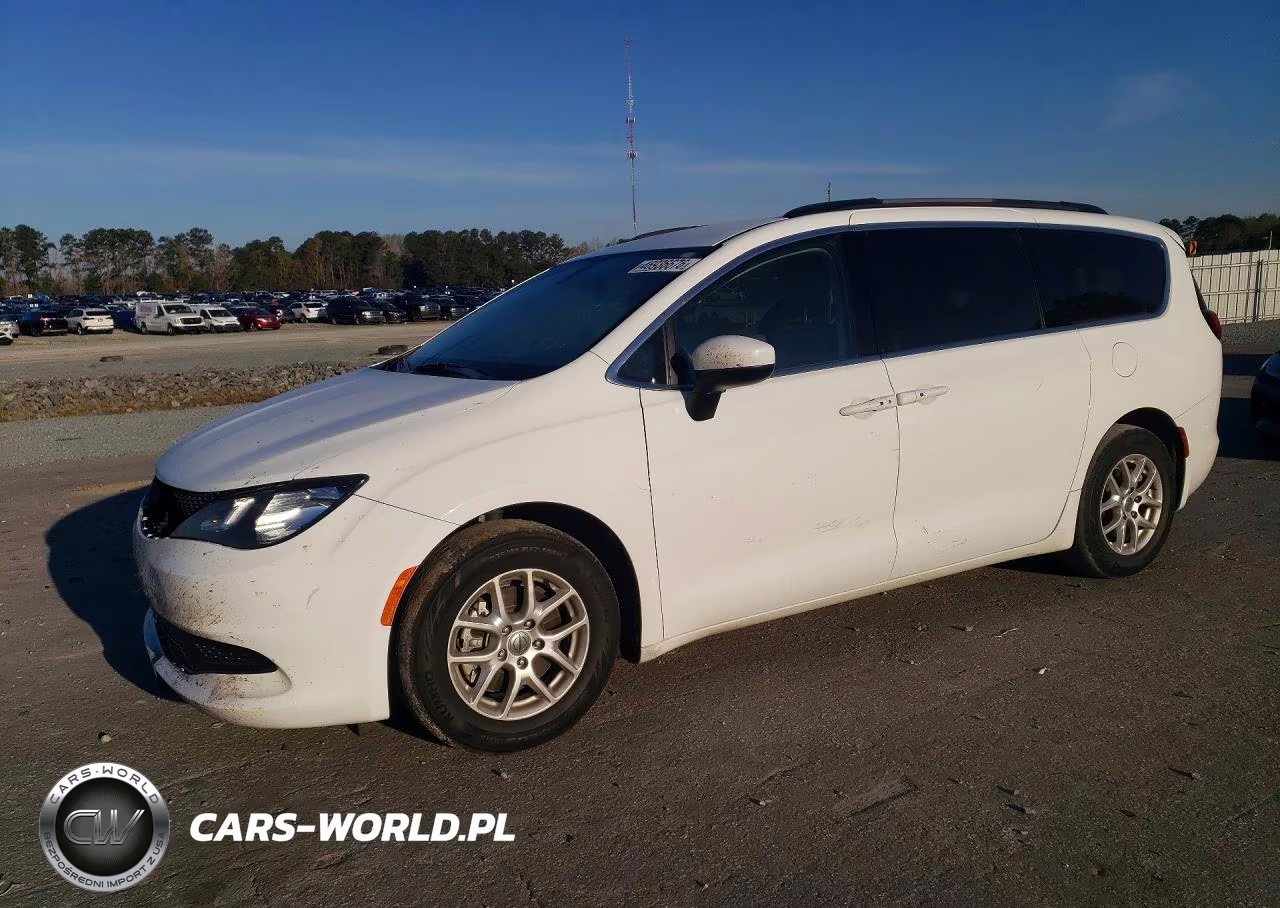 2021 Chrysler Voyager