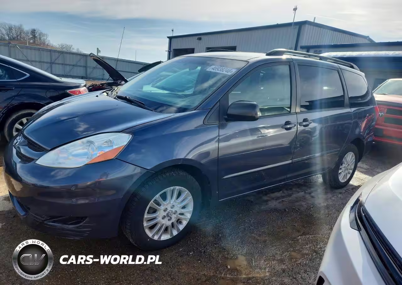 2009 Toyota Sienna Le 7-Passenger