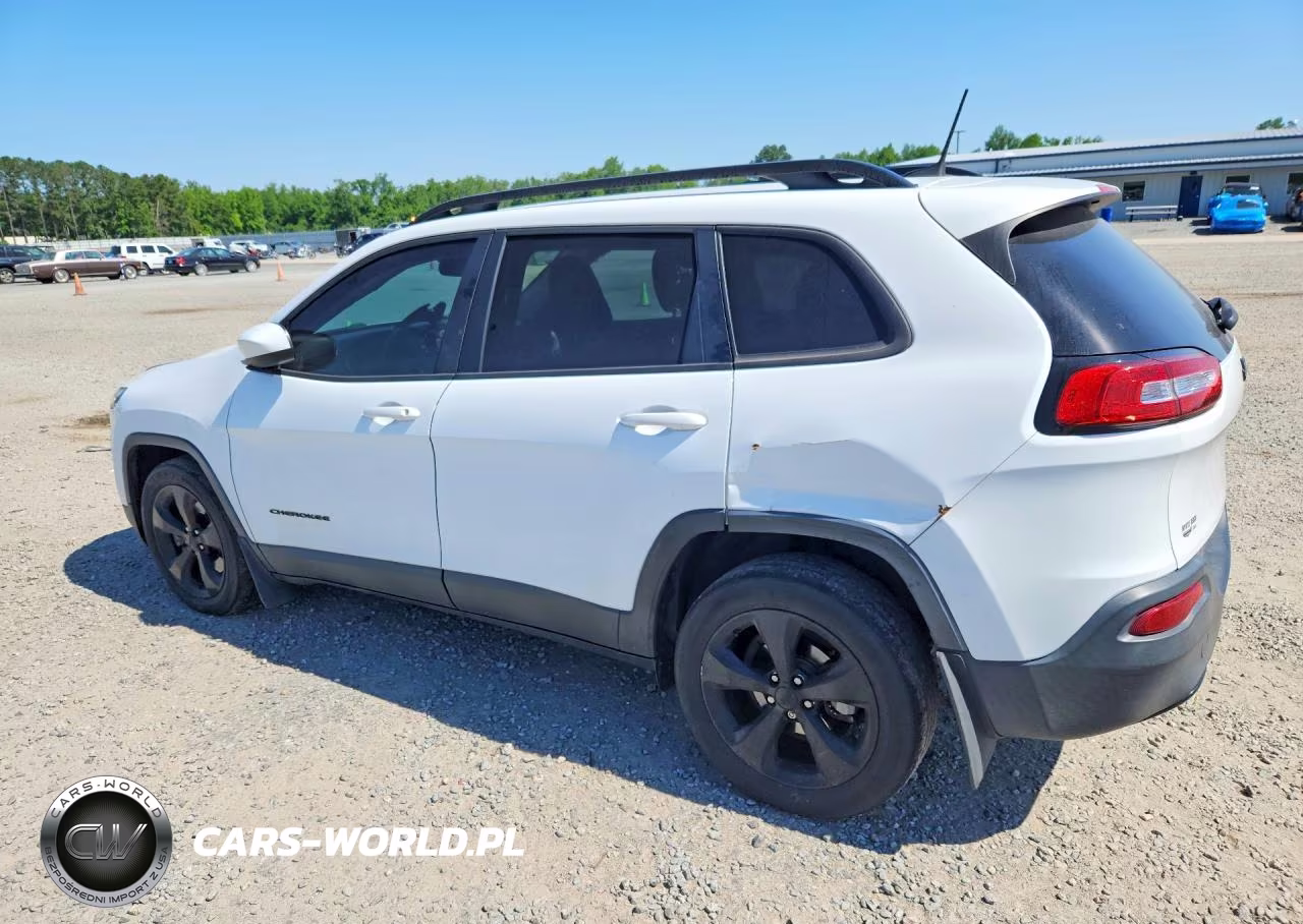 2018 Jeep Cherokee Latitude VIN:1C4PJLCB6JD511393 - 2