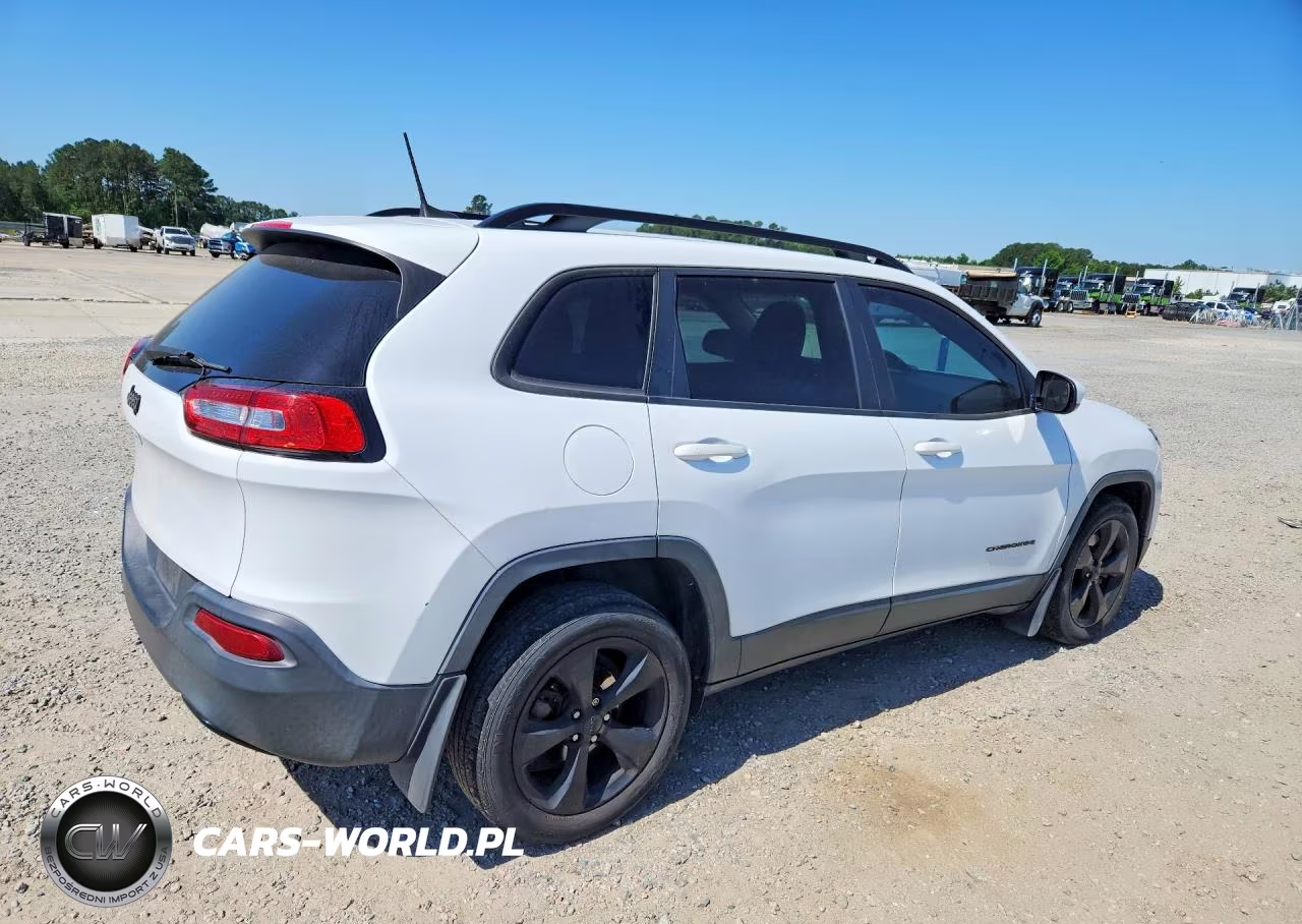 2018 Jeep Cherokee Latitude VIN:1C4PJLCB6JD511393 - 3