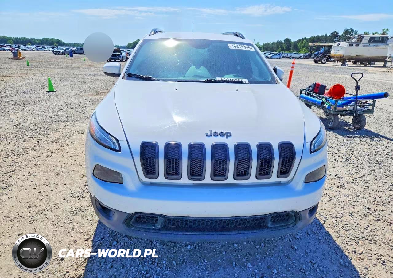 2018 Jeep Cherokee Latitude VIN:1C4PJLCB6JD511393 - 5