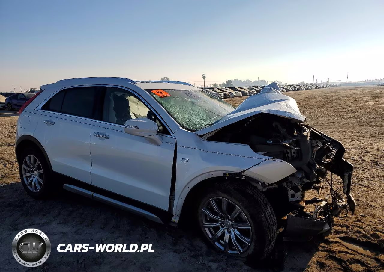 2019 Cadillac Xt4 Premium Luxury VIN:1GYFZCR43KF153327 - 4