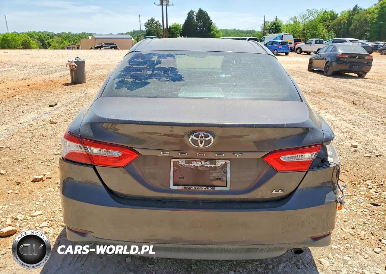 2018 Toyota Camry Le VIN:4T1B11HK5JU058323 - 6