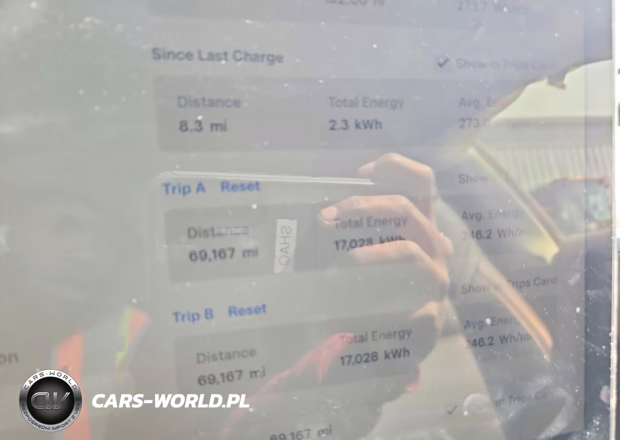 2023 Tesla Model 3 VIN:5YJ3E1EA9PF405405 - 9