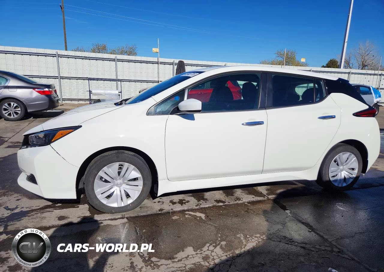 2025 Nissan Leaf S