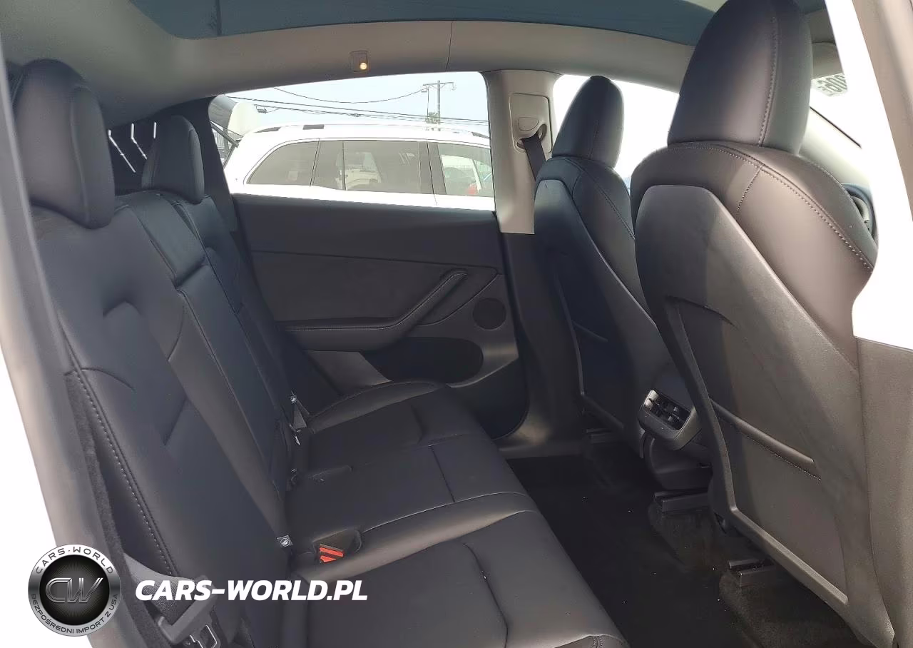 2025 Tesla Model Y VIN:7SAYGDED8SF270764 - 11