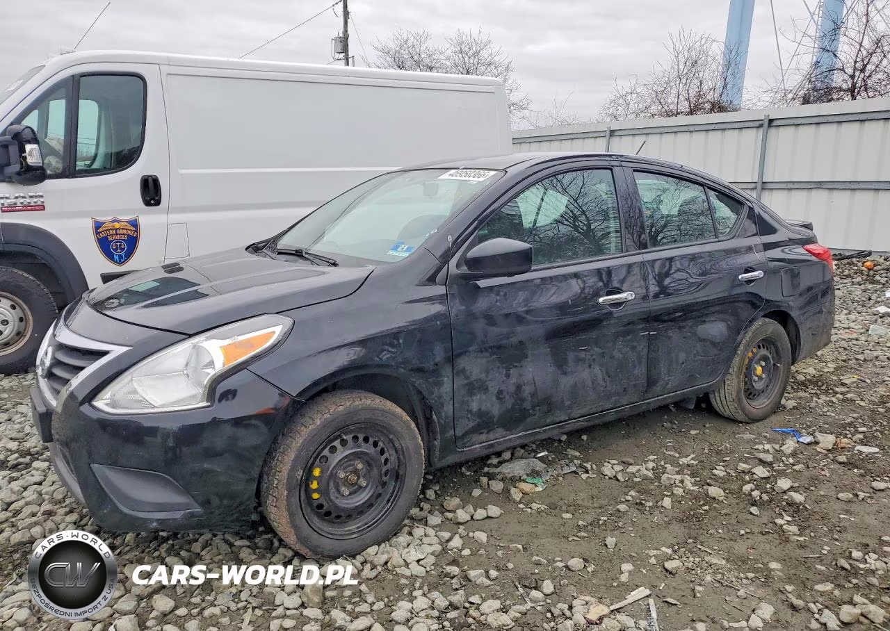 2018 Nissan Versa Sv
