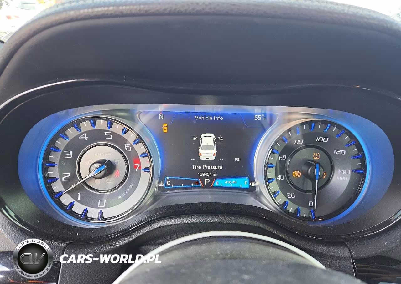 2019 Chrysler 300 S VIN:2C3CCABG0KH516558 - 9
