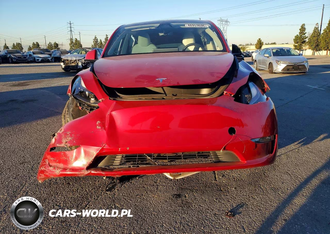 2023 Tesla Model Y VIN:7SAYGDED8PF907112 - 5
