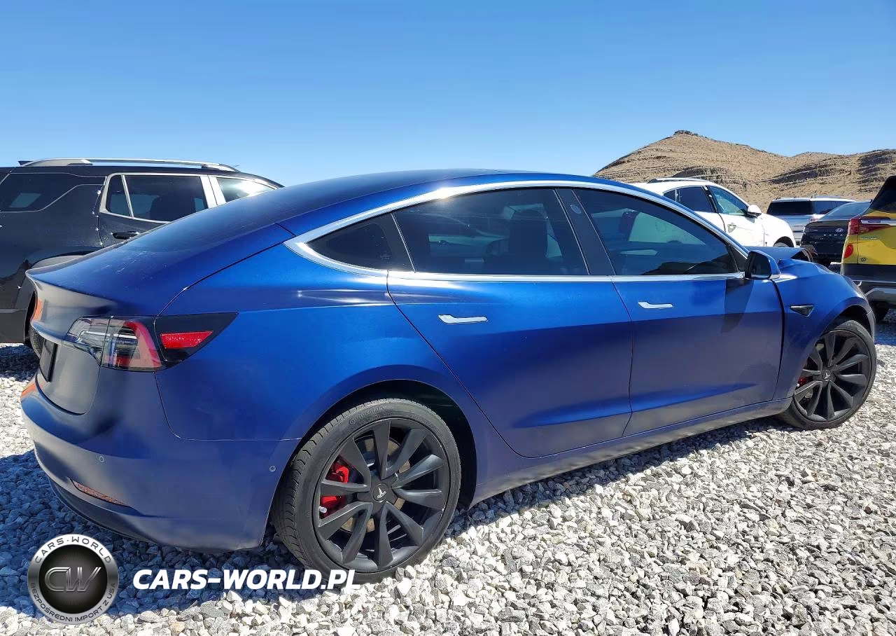 2020 Tesla Model 3 VIN:5YJ3E1EB4LF807156 - 3