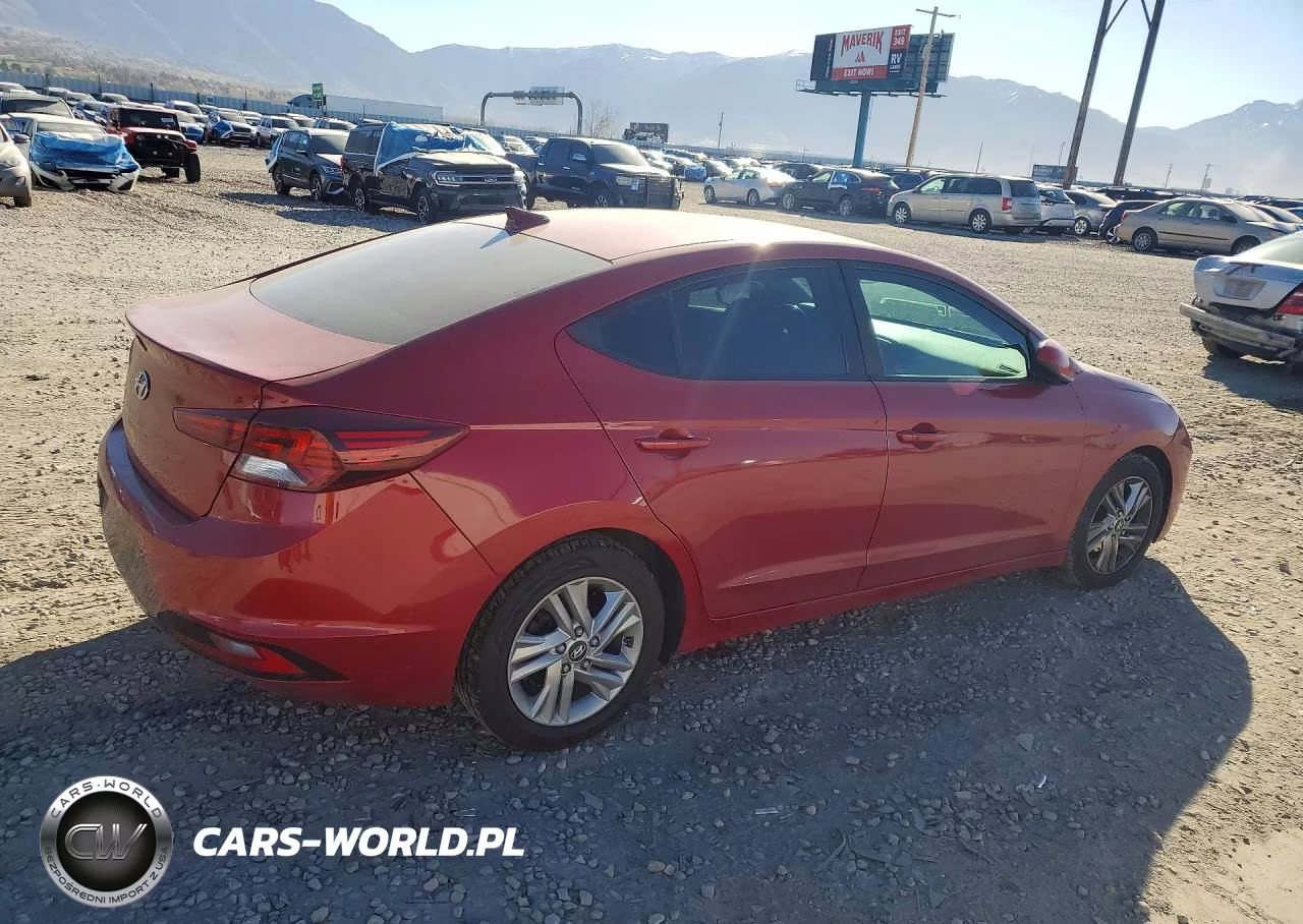 2019 Hyundai Elantra Value Edition VIN:KMHD84LF2KU781970 - 3
