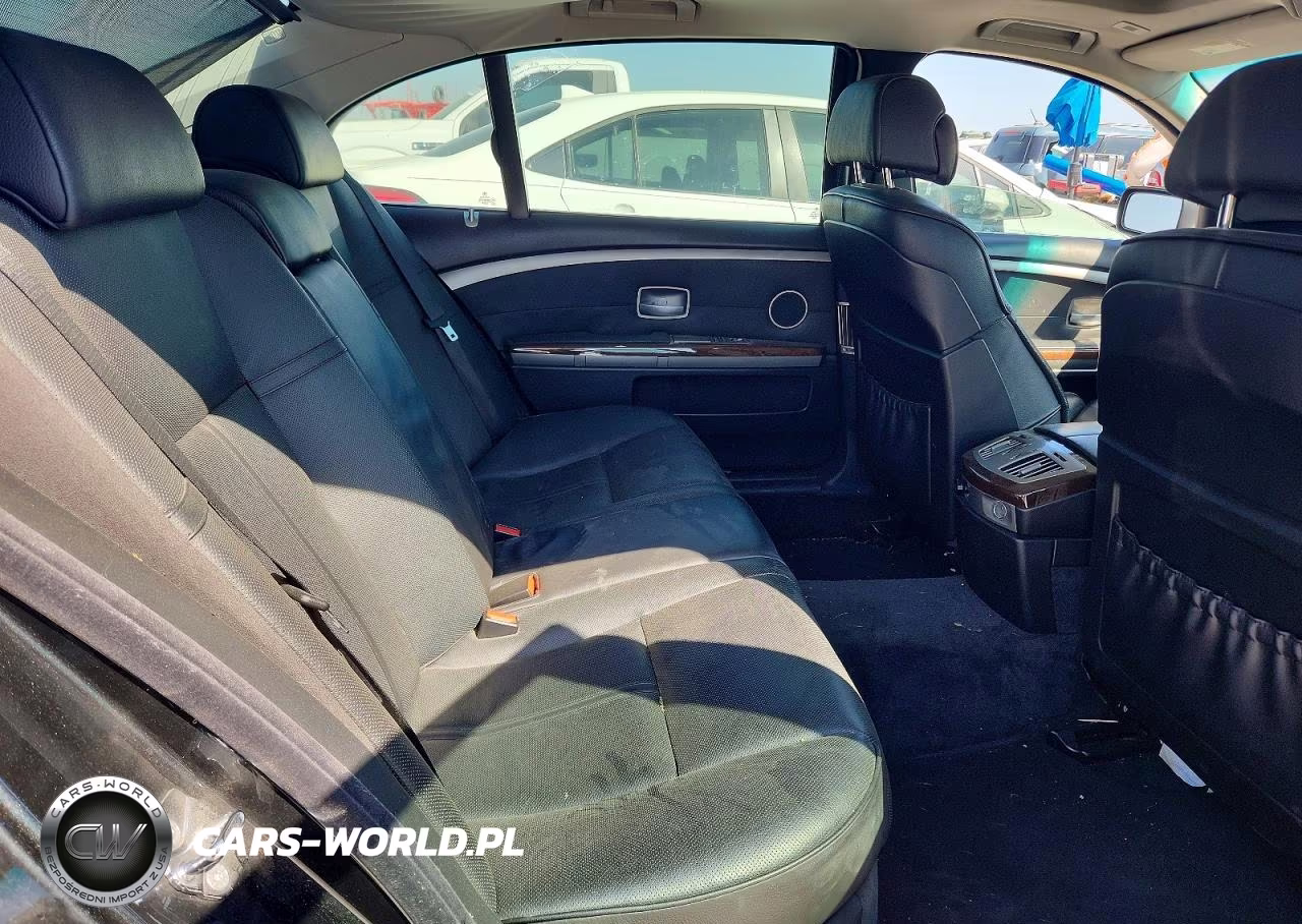 2007 BMW 750 VIN:WBAHN83577DT69853 - 10