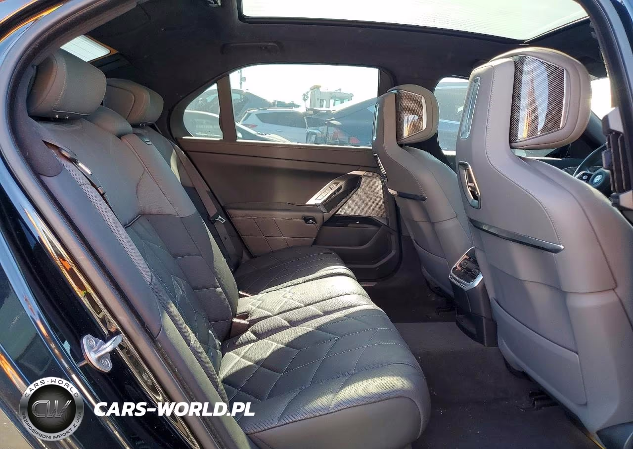 2023 BMW I7 xDrive60 VIN:WBY53EJ06PCM80108 - 10
