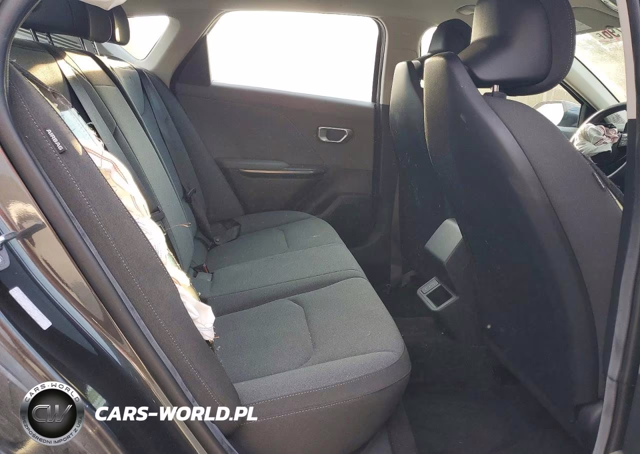 2025 Kia K4 Lxs VIN:3KPFT4DE3SE045460 - 10