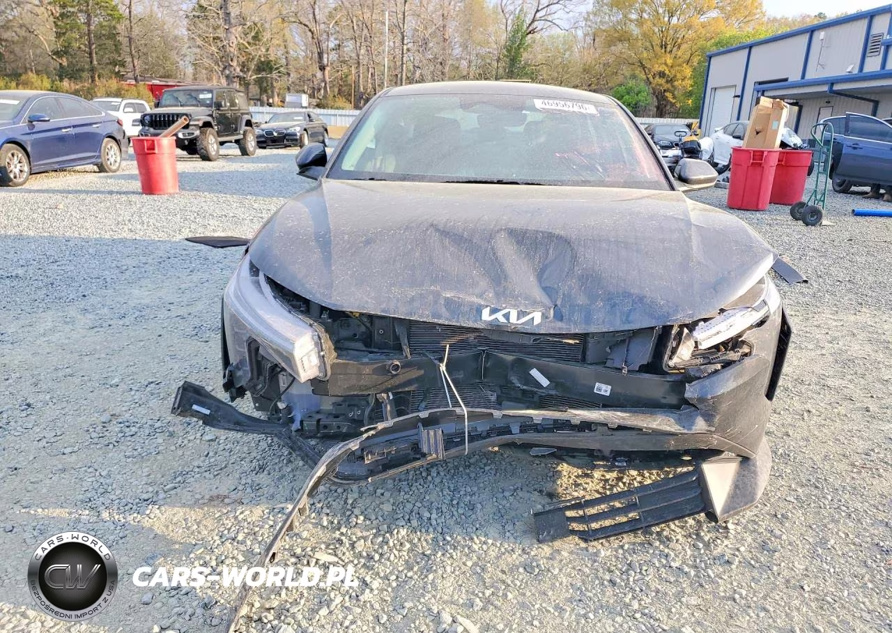 2025 Kia K4 Lxs VIN:3KPFT4DE3SE045460 - 5