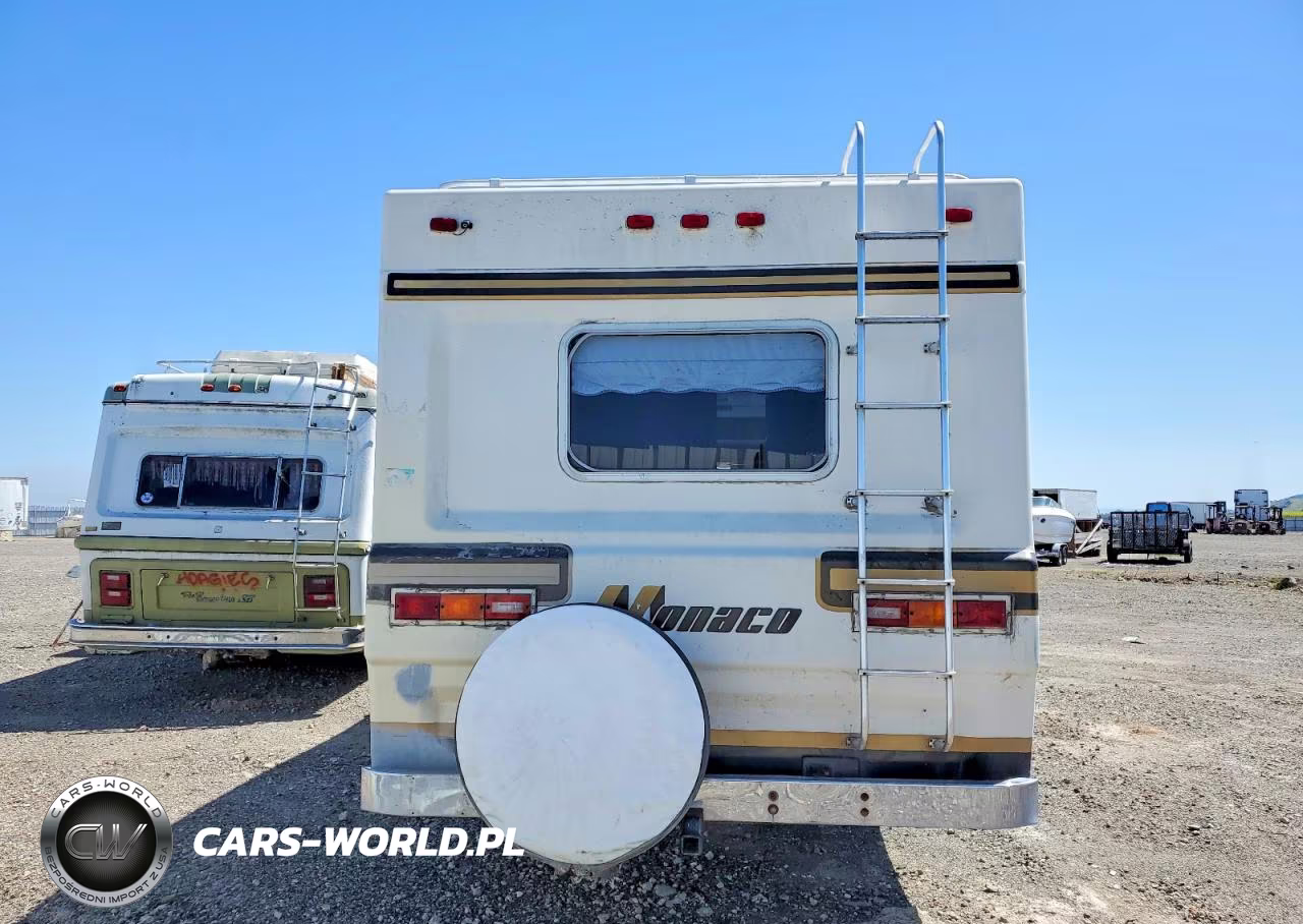 1982 Chevrolet P30 VIN:1GBKP37W6C3305705 - 10