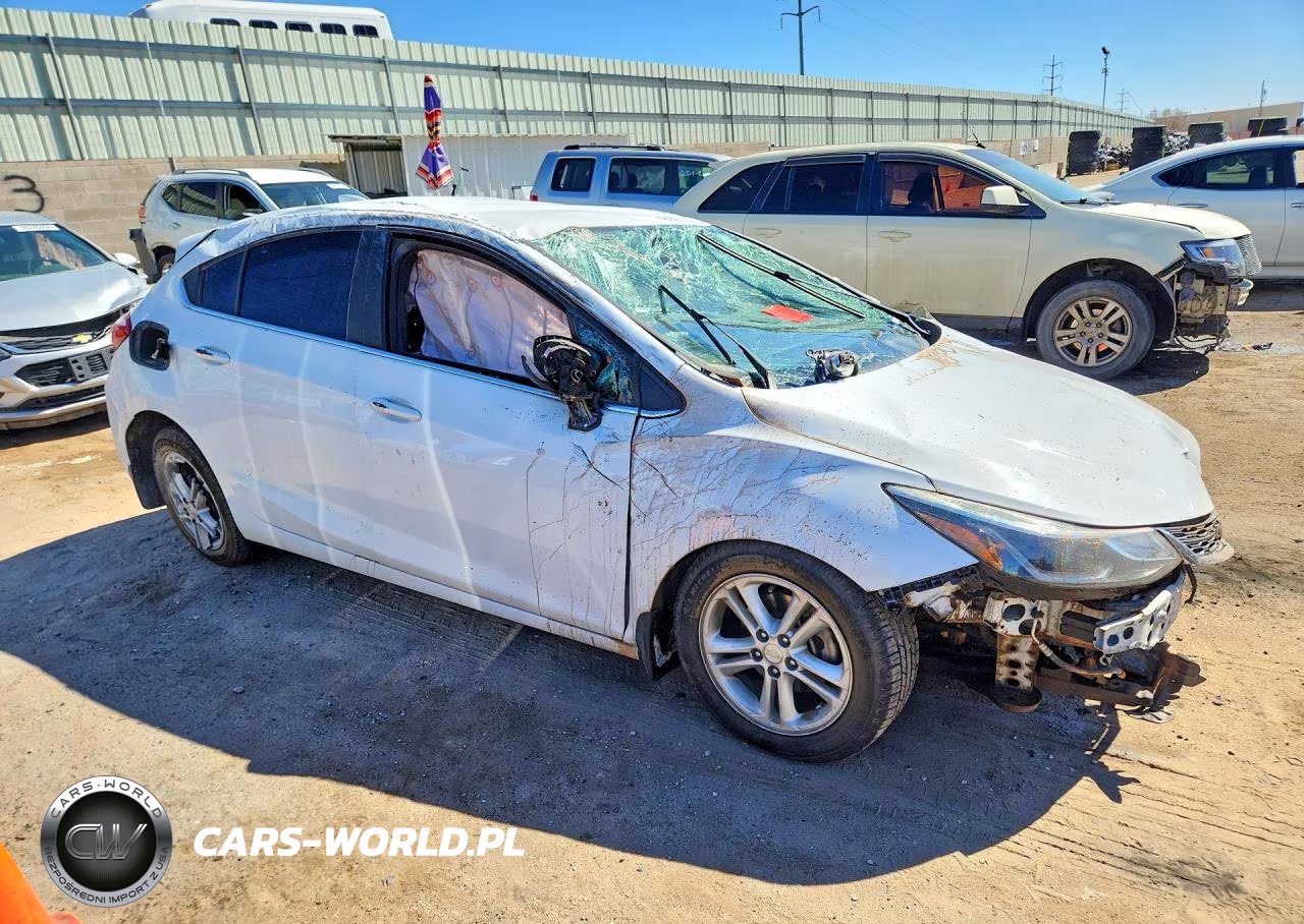 2018 Chevrolet Cruze Lt VIN:3G1BE6SM4JS560944 - 4