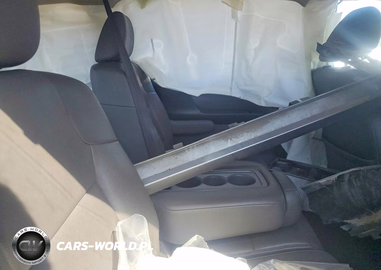 2017 Honda Odyssey Touring VIN:5FNRL5H97HB005367 - 11