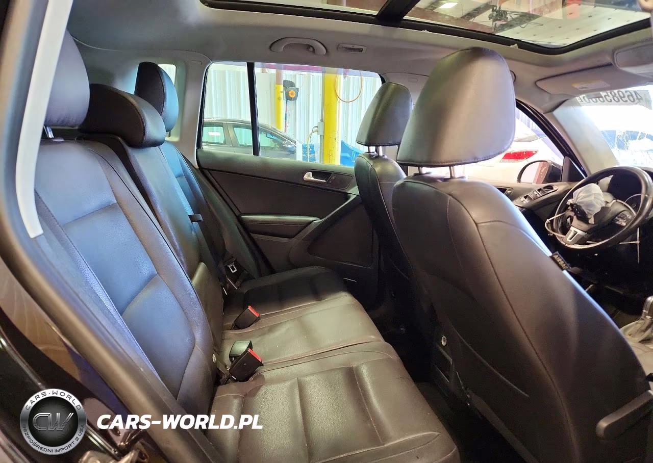 2014 Volkswagen Tiguan S VIN:WVGAV3AX2EW597977 - 10