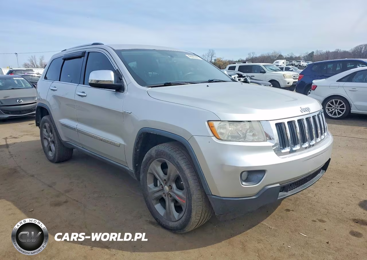 2013 Jeep Grand Cherokee Laredo VIN:1C4RJFAG7DC518663 - 4