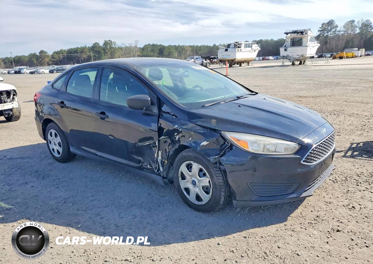 2017 Ford Focus S VIN:1FADP3E26HL338804 - 4