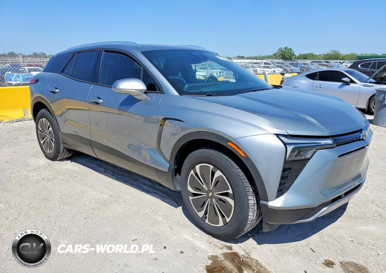 2025 Chevrolet Blazer Lt VIN:3GNKDGRJ7SS135433 - 4